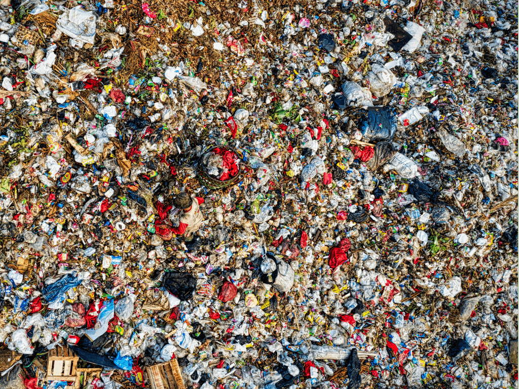  déchets dans une décharge 